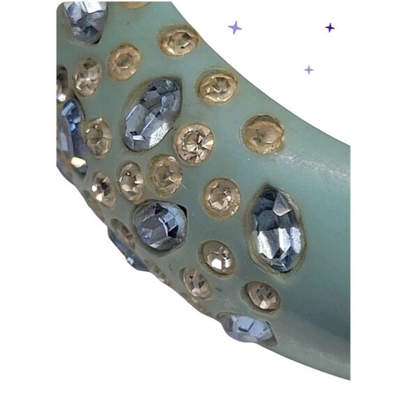 Vintage Weiss Hinged  Lucite Bangle Sparkling Multi Rhinestone Bracelet 1950s - Picture 4 of 8